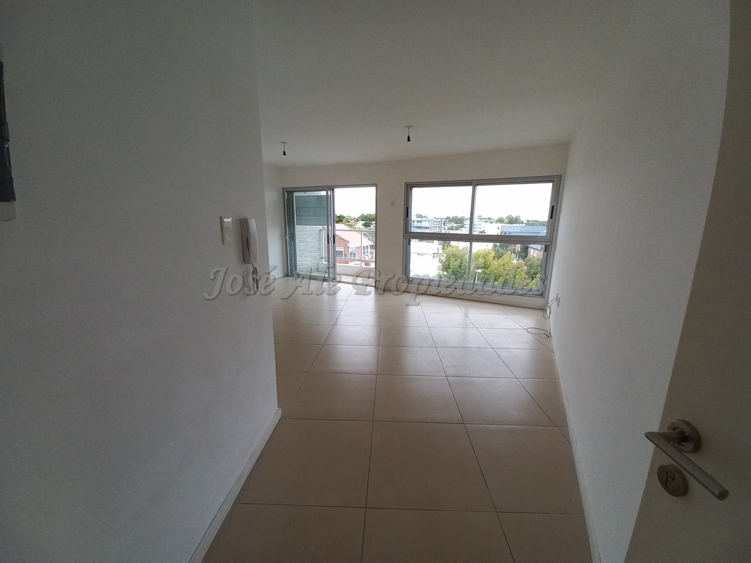 Imagen 1 de Espectacular apartamento de un dormitorio en edificio residencial frente al Rio de la Plata.