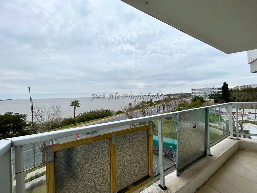 Imagen 8 de EN VENTA Espectacular apartamento de un dormitorio en edificio residencial frente al Rio de la Plata.