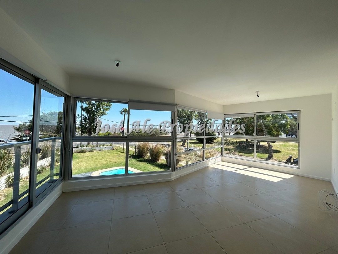 Imagen 2 de Espectacular apartamento de un dormitorio en edificio residencial frente al Rio de la Plata.