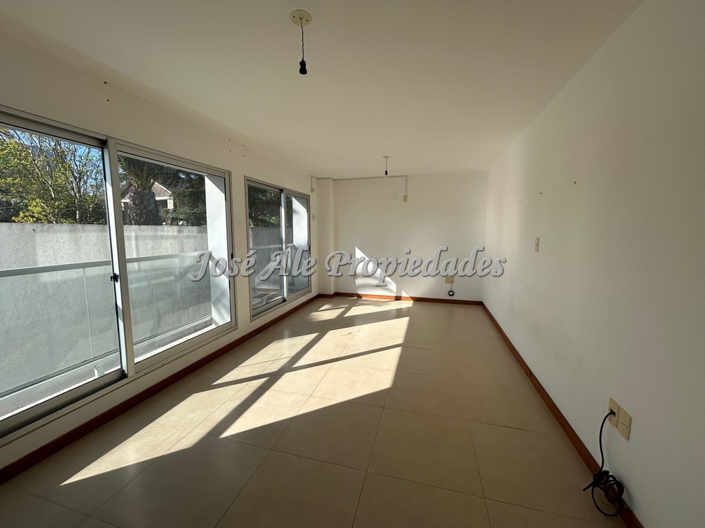 Imagen 1 de Espectacular monoambiente en edificio residencial frente al Rio de la Plata.