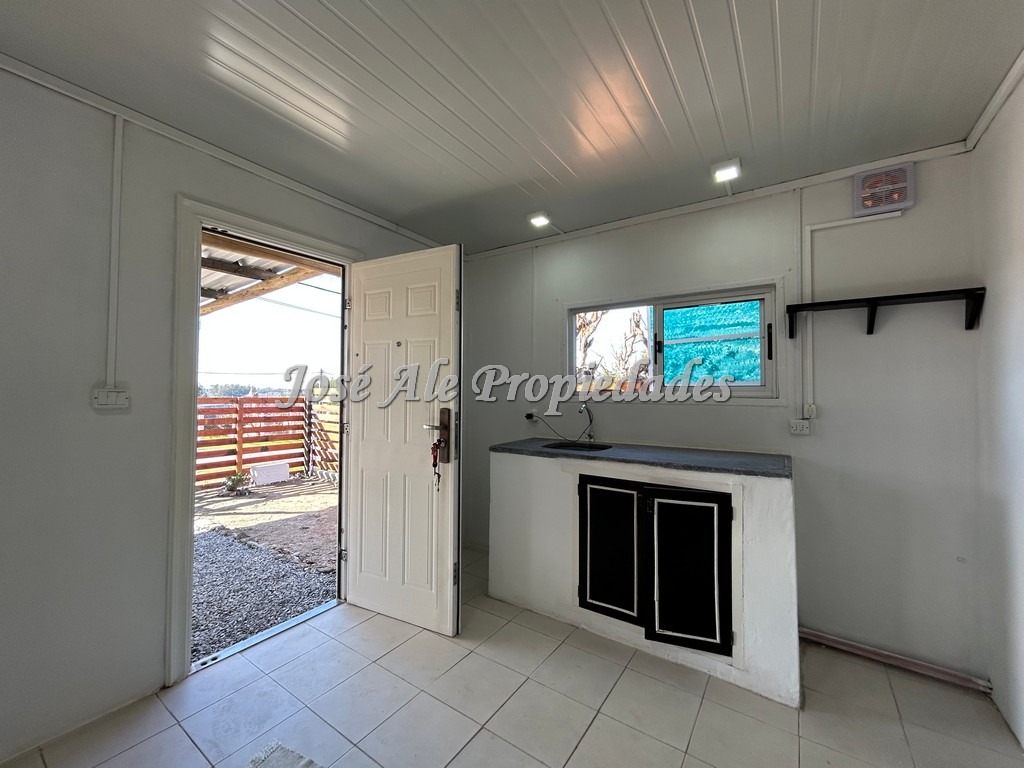 Imagen 5 de EN ALQUILER Casa ubicada en el Real de San Carlos, Colonia del Sacramento, próxima a todos los servicios.