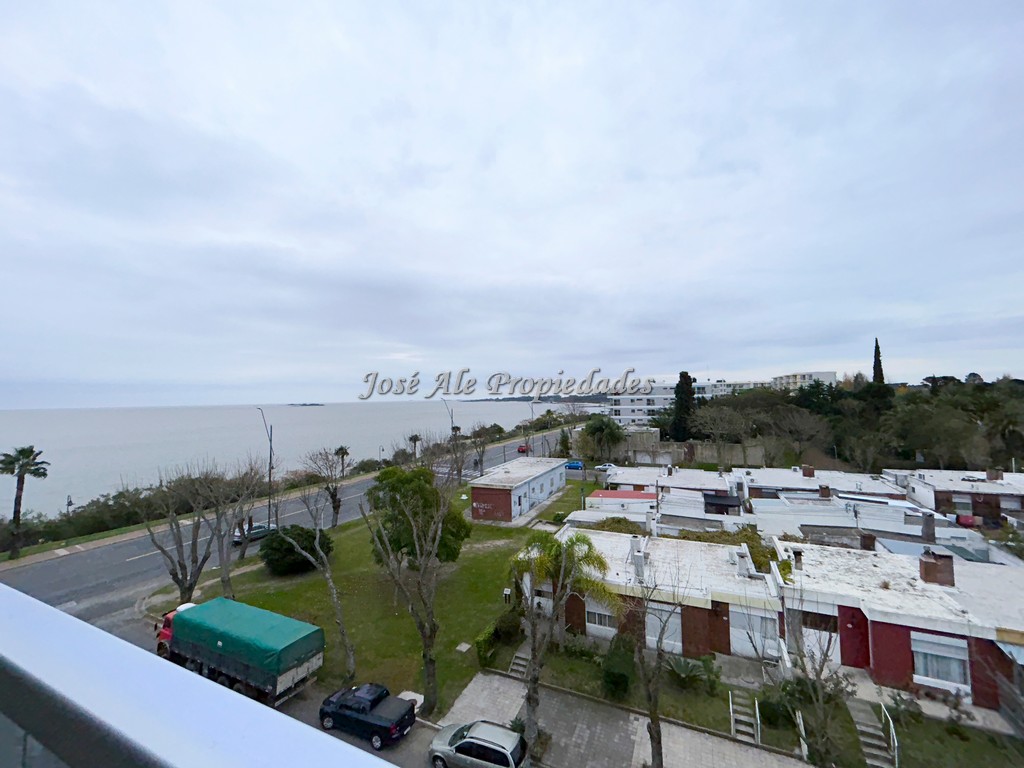 Imagen 2 de Espectacular monoambiente en edificio residencial frente al Rio de la Plata.