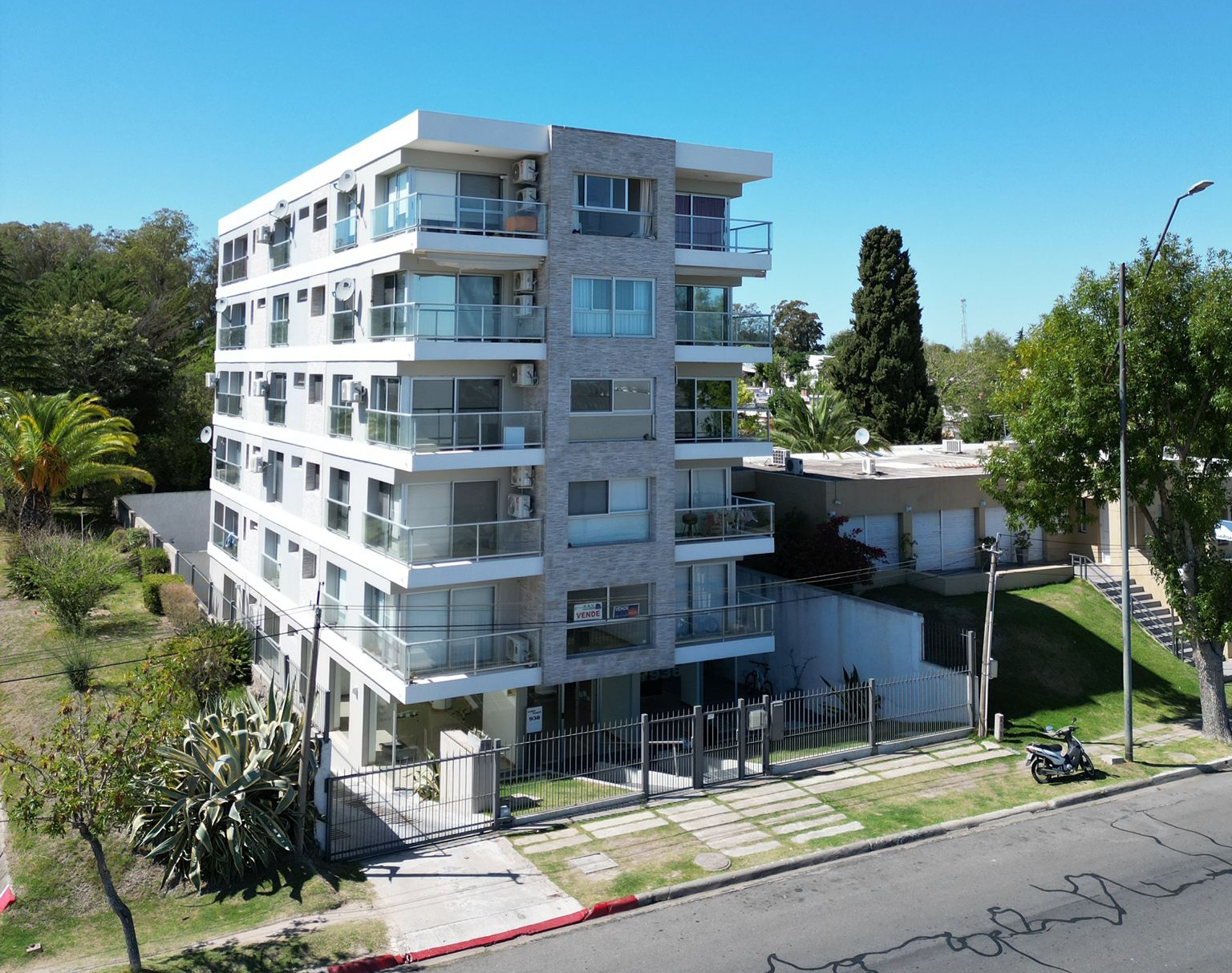 Imagen 1 de EN VENTA Espectacular monoambiente en edificio residencial frente al Rio de la Plata.