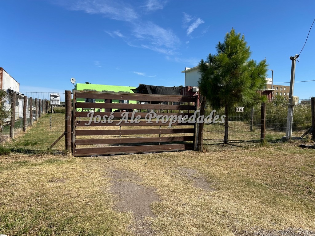 Imagen 1 de Casa ubicada en el general, en agradable barrio en pleno crecimiento.