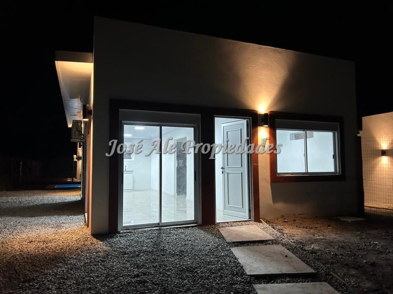 Casa unidad 1 a estrenar, se encuentra ubicado en hermoso fraccionamiento del Real de San Carlos, a corta distancia de Plaza de Toros y próximo a todos los servicios.