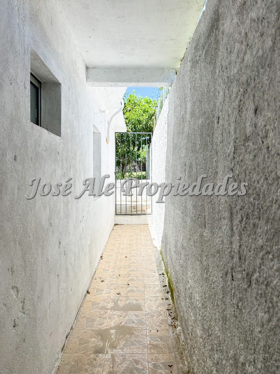 Imagen 10 de Casa ubicada en el barrio Otto Wulf, próxima a zona comercial 2 avenidas.