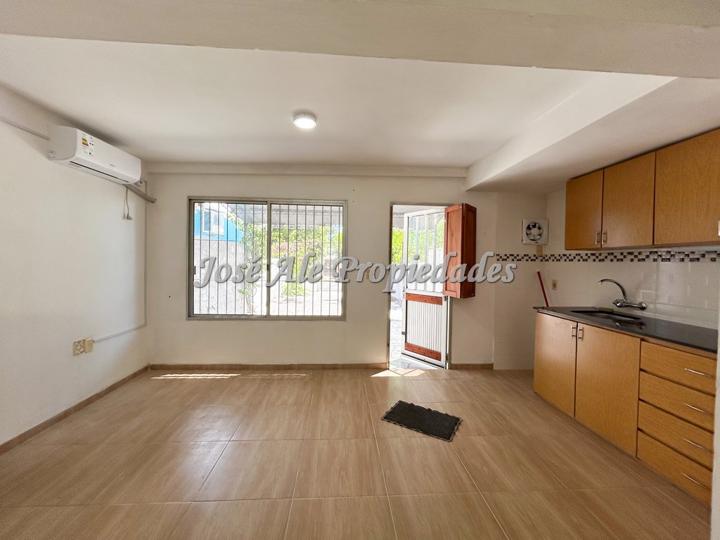 Imagen 4 de Casa ubicada en el barrio Otto Wulf, próxima a zona comercial 2 avenidas.