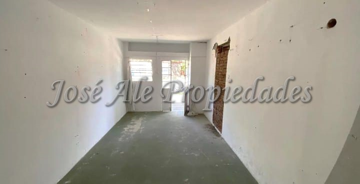 Imagen 8 de Casa ubicada en pueblo nuevo, a menos de 100 metros de Colonia Shopping y próxima a todos los servicios.