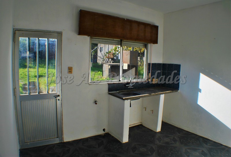 Imagen 5 de Propiedad ubicada sobre calle Municipio (Cortada hacia El General). Próxima a todos los servicios.