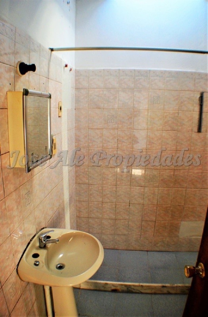 Imagen 8 de Propiedad ubicada sobre calle Municipio (Cortada hacia El General). Próxima a todos los servicios.