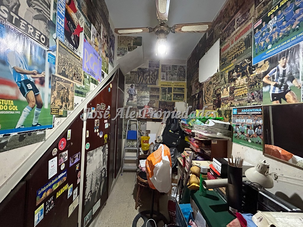 Imagen 6 de Casa ubicada en el centro de la ciudad de Colonia a 100m de Gral. Flores y a metros del hermoso Barrio Histórico, próxima al Puerto Comercial y terminal de ómnibus.