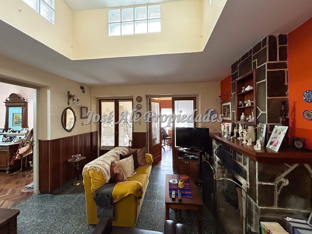 Imagen 7 de Casa ubicada en el centro de la ciudad de Colonia a 100m de Gral. Flores y a metros del hermoso Barrio Histórico, próxima al Puerto Comercial y terminal de ómnibus.