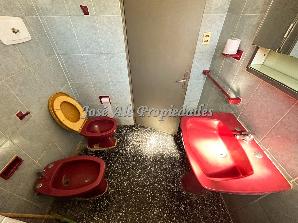 Imagen 9 de Casa ubicada en el Real de San Carlos, próxima a todos los servicios.