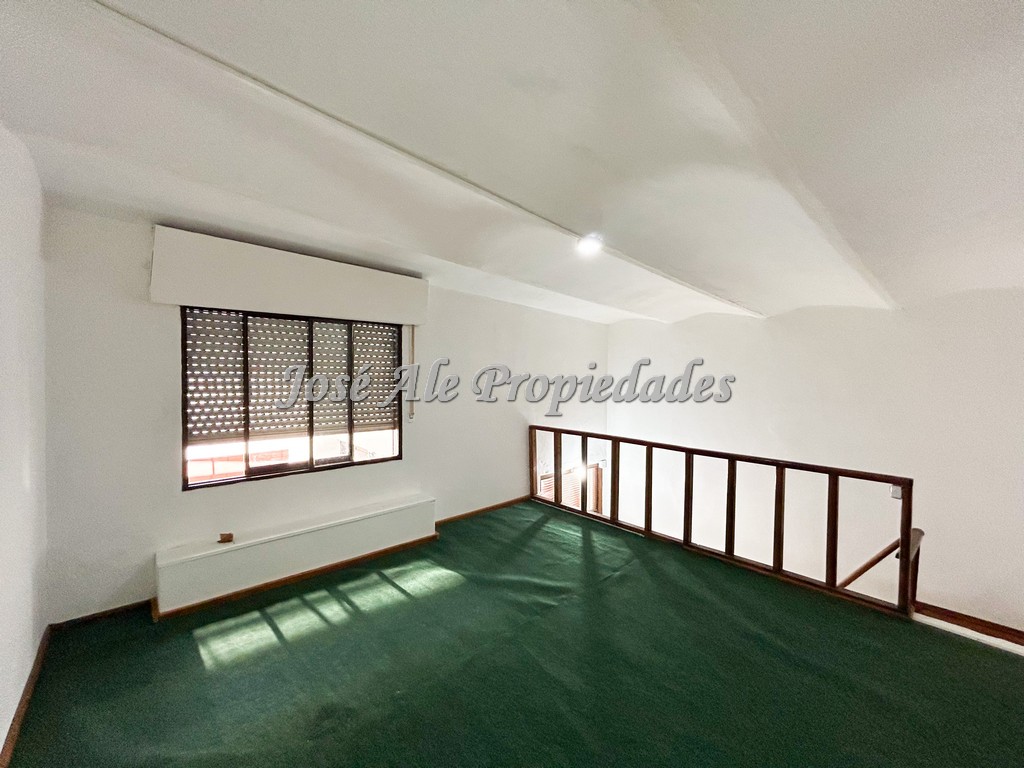 Imagen 8 de Casa de interés comercial, ubicada estratégicamente próxima a la Intendencia, en pleno centro de Colonia.