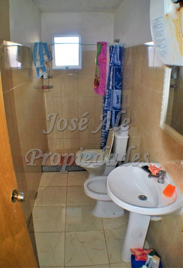 Imagen 8 de Impecable vivienda ubicada a corta distancia del centro y zona comercial de Colonia del Sacramento, a pasos de todos los servicios.