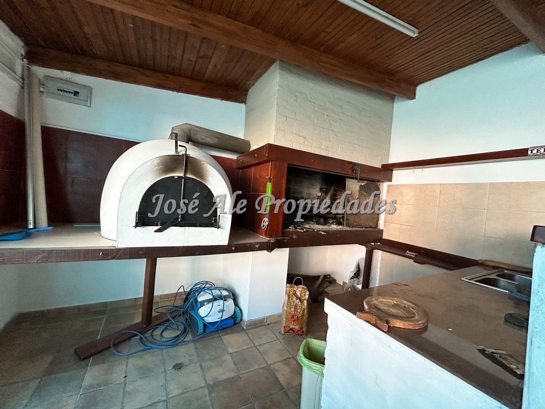 Imagen 8 de Hermosa y confortable propiedad de 4 dormitorios, 6 baños y piscina climatizada, completamente equipada.