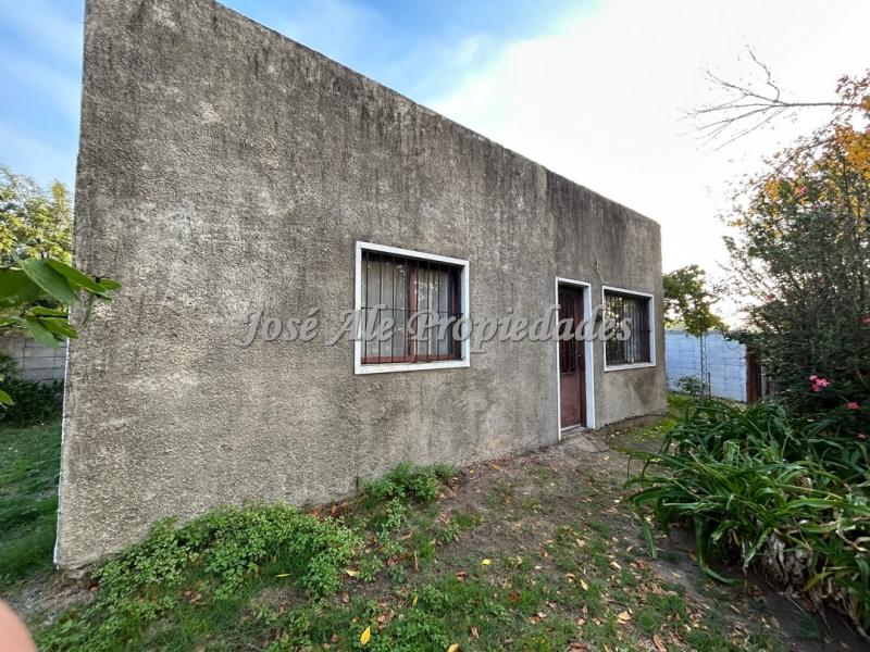 Casa ubicada próxima al nuevo hospital, a pasos de todos los servicios.
