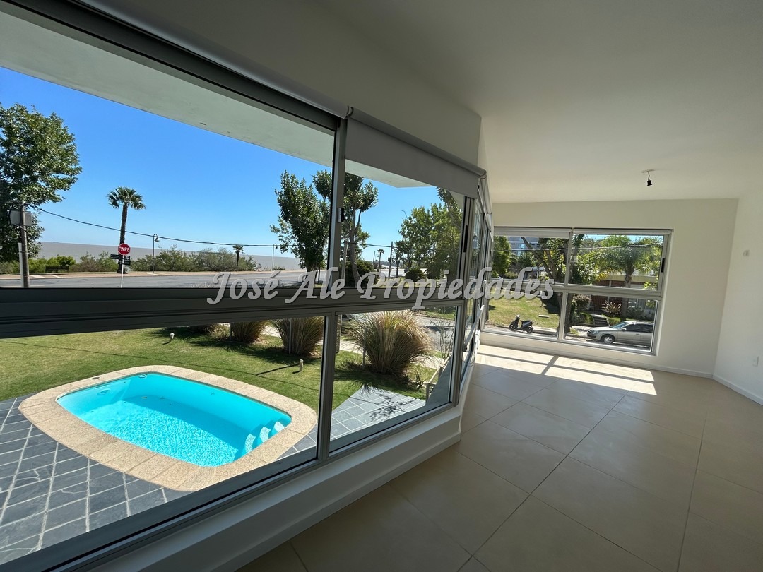 Imagen 2 de Espectacular apartamento de un dormitorio en edificio residencial frente al Rio de la Plata.