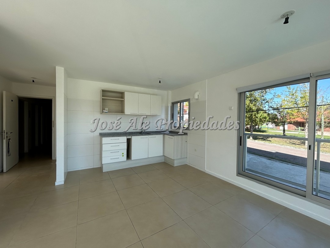 Imagen 1 de EN ALQUILER Espectacular apartamento de un dormitorio en edificio residencial frente al Rio de la Plata.