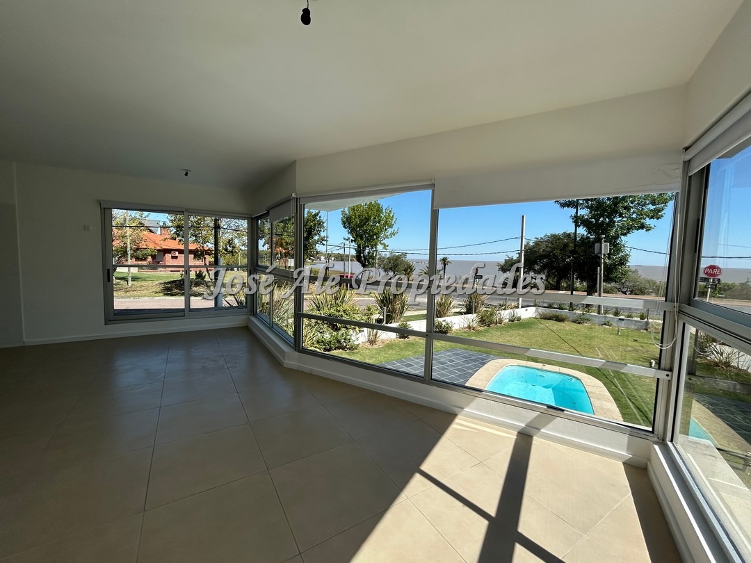 Imagen 2 de EN ALQUILER Espectacular apartamento de un dormitorio en edificio residencial frente al Rio de la Plata.