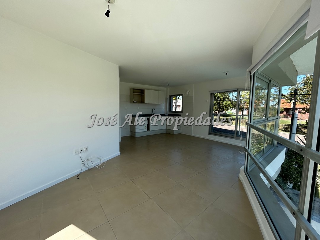 Imagen 4 de EN ALQUILER Espectacular apartamento de un dormitorio en edificio residencial frente al Rio de la Plata.