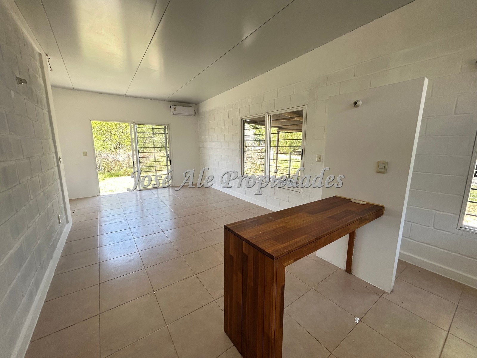 Imagen 5 de EN VENTA Propiedad ubicada en zona Real de San Carlos, cerca de todos los centros de estudios.