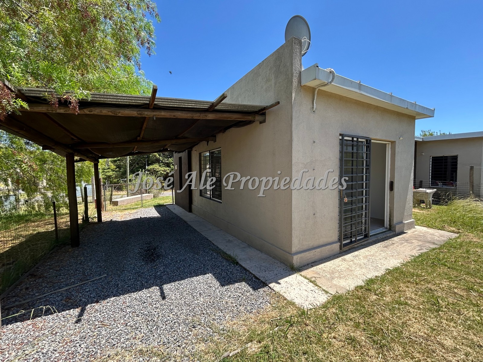 Imagen 10 de EN VENTA Propiedad ubicada en zona Real de San Carlos, cerca de todos los centros de estudios.