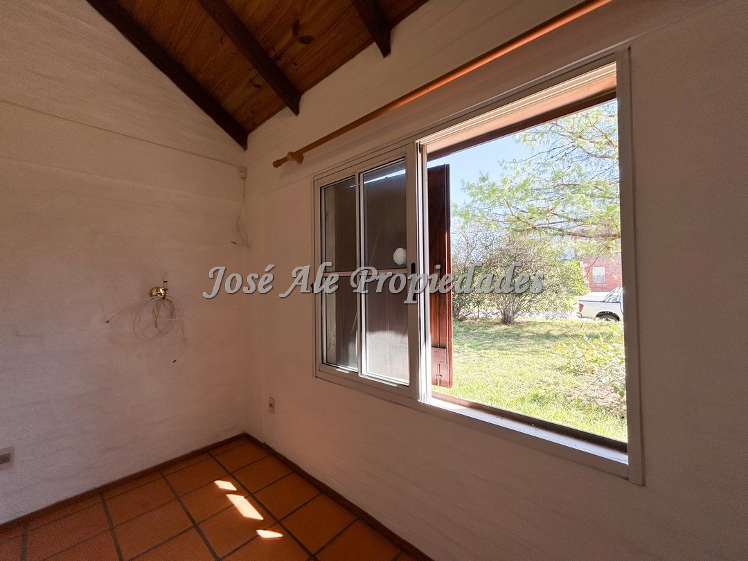 Imagen 6 de Encantadora casa a solo metros de Rambla costanera.