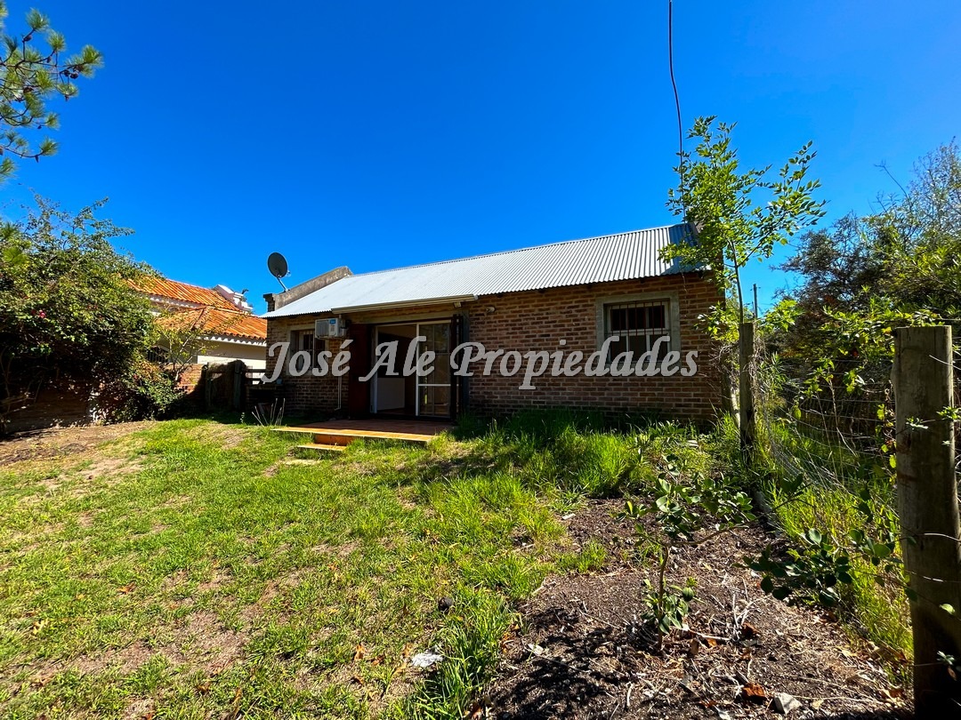 Imagen 9 de Encantadora casa a solo metros de Rambla costanera.