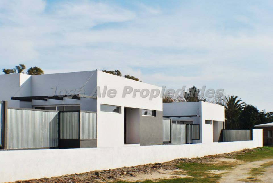 Imagen 1 de Casa en complejo Real de San Carlos, ubicada a pasos de la plaza de toros y de todos los servicios.