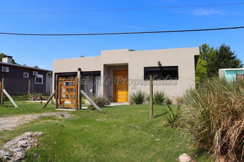 Moderna propiedad con diseño exclusivo y hermoso decorado completamente equipada y amoblada.