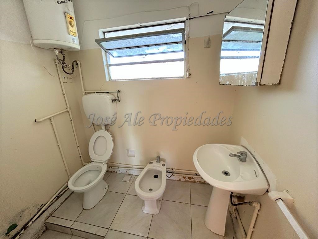 Imagen 8 de Vivienda ubicada en Complejo INVE, a metros de Colonia Shopping y zona comercial Tres Avenidas.