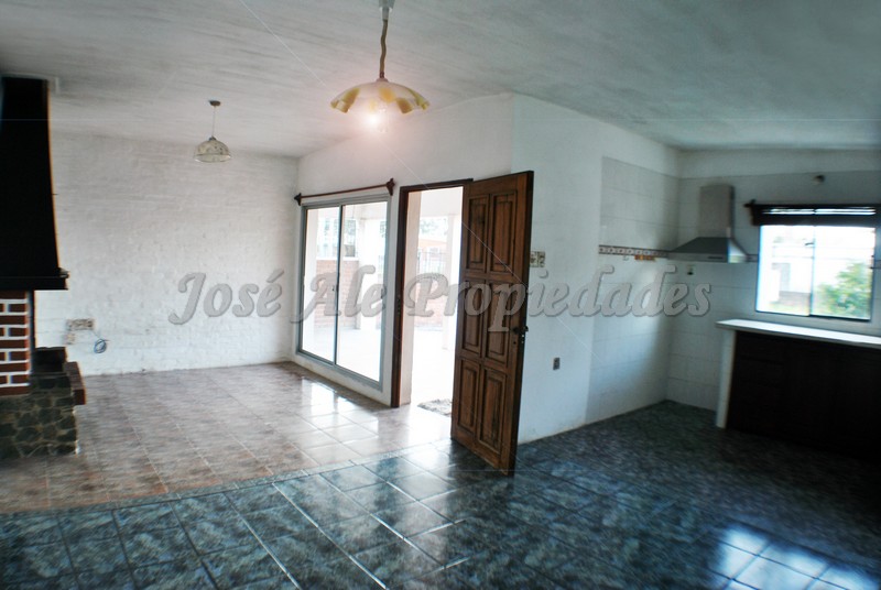 Imagen 3 de Linda propiedad ubicada en barrio Los Nogales a corta distancia del centro de Colonia del Sacramento.