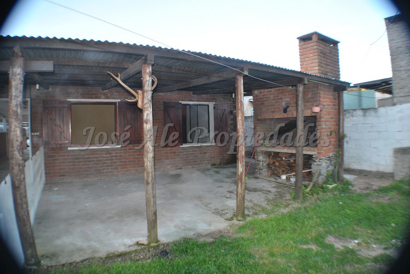Imagen 9 de Linda propiedad ubicada en barrio Los Nogales a corta distancia del centro de Colonia del Sacramento.