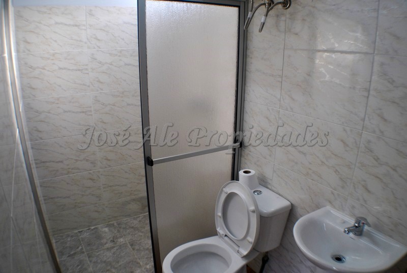 Imagen 10 de Apartamento ubicado en zona comercial, a metros de Av. Aparicio Saravia y próximo a todos los servicios.