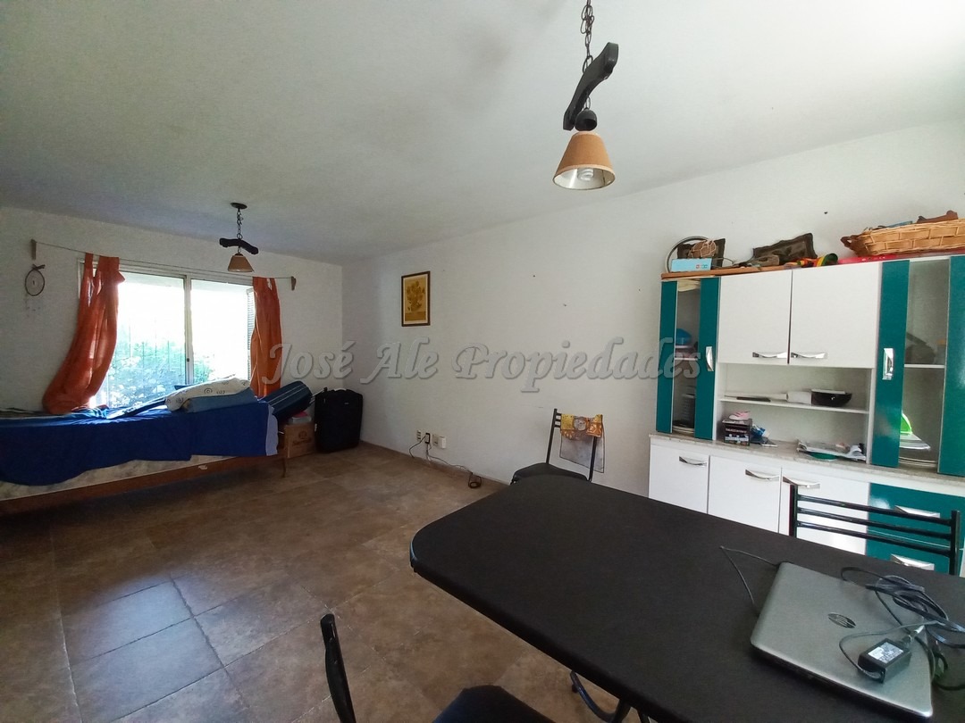 Imagen 4 de Hermosa vivienda de 3 dormitorios ubicada en complejo sobre calle Eugenio Araus.