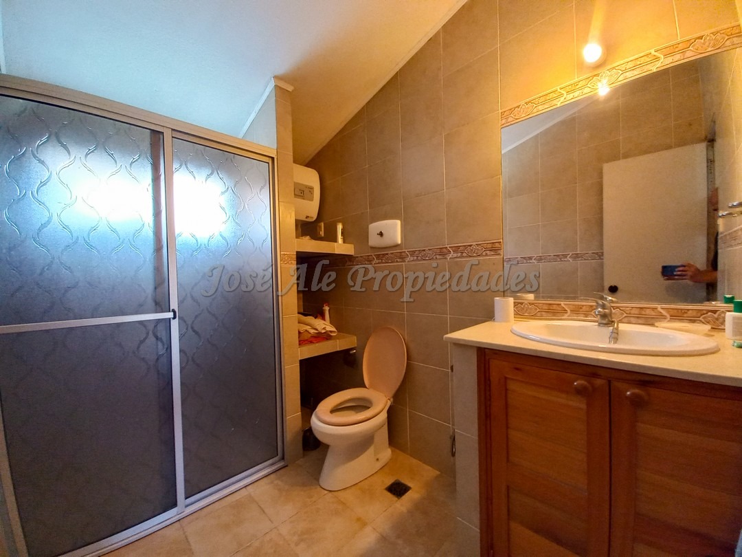 Imagen 7 de Hermosa vivienda de 3 dormitorios ubicada en complejo sobre calle Eugenio Araus.