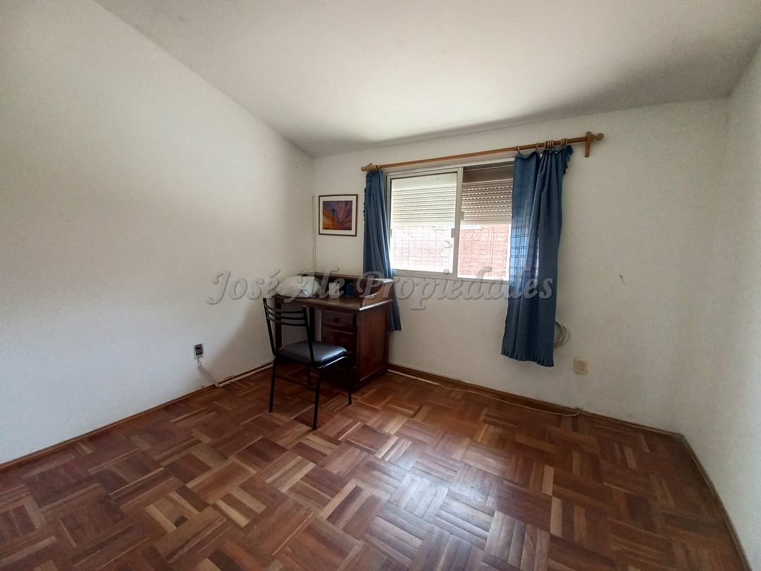 Imagen 8 de Hermosa vivienda de 3 dormitorios ubicada en complejo sobre calle Eugenio Araus.