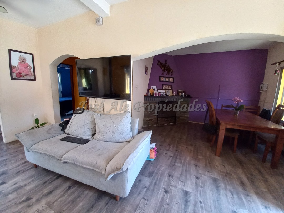 Imagen 2 de Propiedad con departamento a corta distancia de Rambla Costanera.