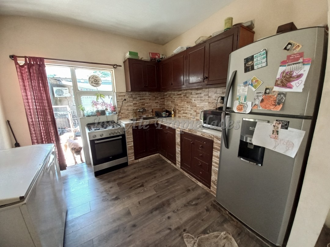 Imagen 3 de Propiedad con departamento a corta distancia de Rambla Costanera.