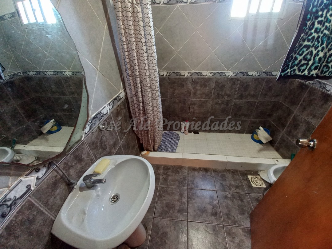 Imagen 6 de Propiedad con departamento a corta distancia de Rambla Costanera.