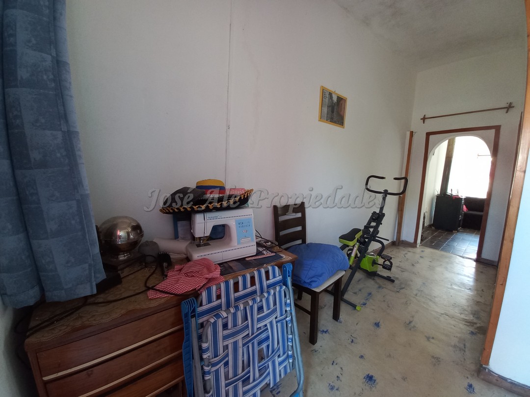 Imagen 8 de Casa ubicada en el Real de San Carlos a pocas cuadras de Plaza de Toros, U.D.E, C.E.R.P y a 6 cuadras de la rambla y playas de Colonia.