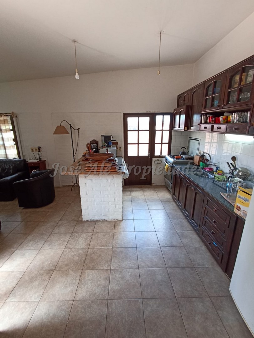 Imagen 3 de Linda casa ubicada en zona tranquila y balnearia, a solo 2 cuadras de Rambla y playas de Colonia.