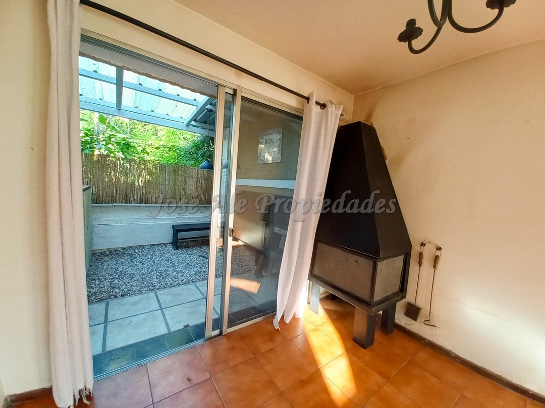 Imagen 6 de Cómoda vivienda ubicada en complejo en calle Zitarrosa.