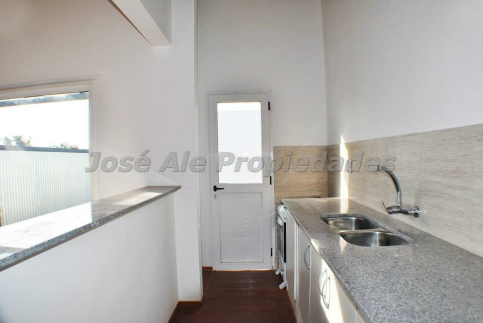 Imagen 3 de Casa en complejo Real de San Carlos, ubicada a pasos de la plaza de toros y de todos los servicio. Se encuentra a 250 mts aprox. de Rambla y playas de Colonia del Sacramento.