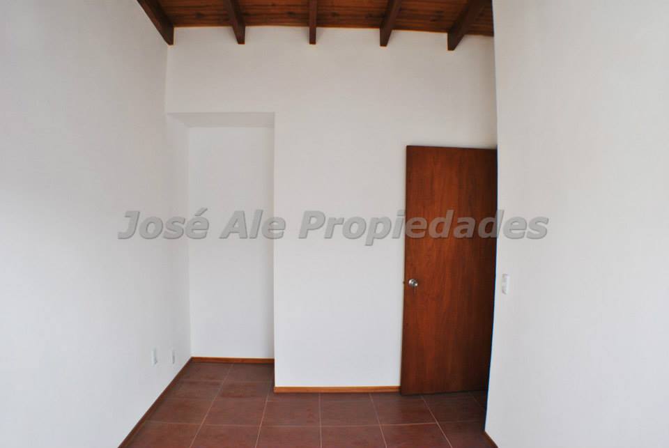 Imagen 8 de Casa en complejo Real de San Carlos, ubicada a pasos de la plaza de toros y de todos los servicio. Se encuentra a 250 mts aprox. de Rambla y playas de Colonia del Sacramento.