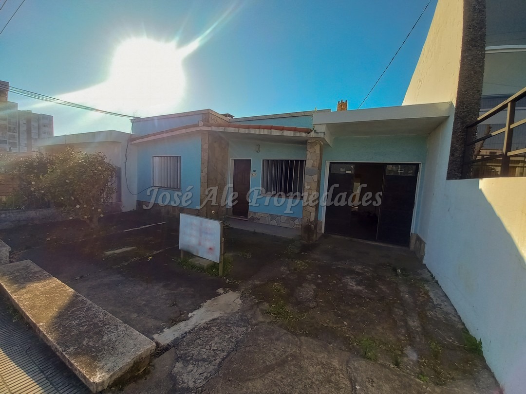 Imagen 1 de Casa ubicada en zona tres avenidas, próxima a todos los servicios