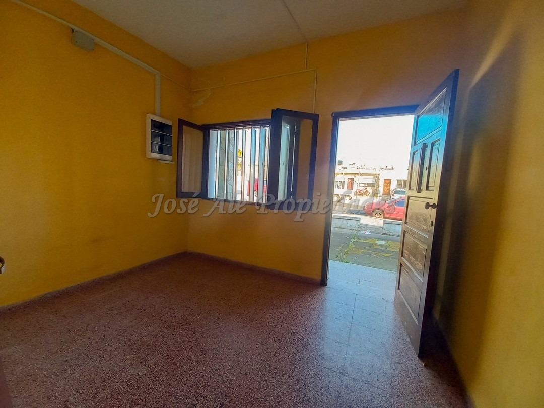 Imagen 2 de Casa ubicada en zona tres avenidas, próxima a todos los servicios