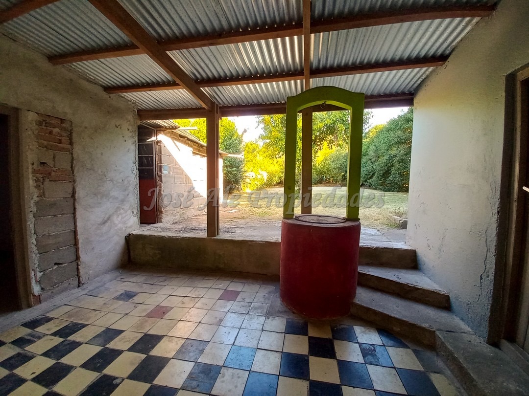 Imagen 7 de Se encuentra ubicada en calle At. Sierra a 150 mts de Luis Alberto de Herrera, con servicios próximos.