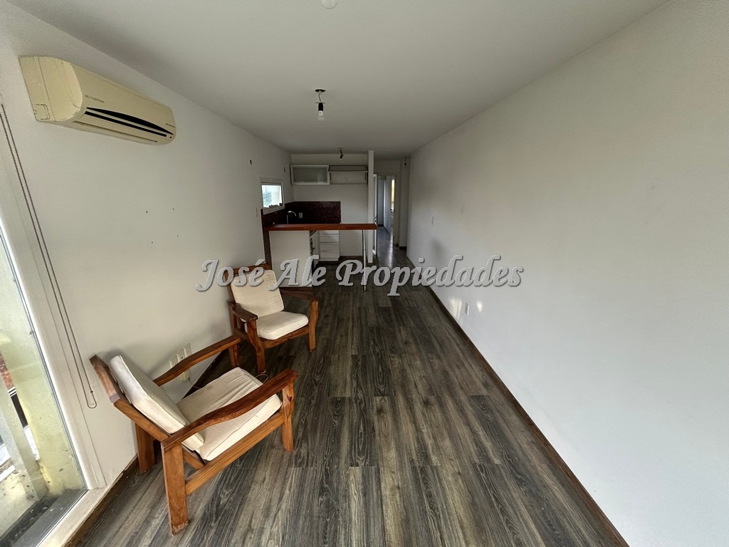 Imagen 5 de Hermoso departamento, a solo metros de Rambla Costanera, zona residencial.